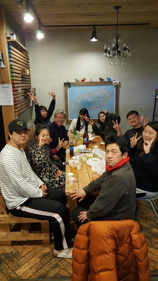 Lemon Tree Guesthouse Seogwipo Bagian luar foto
